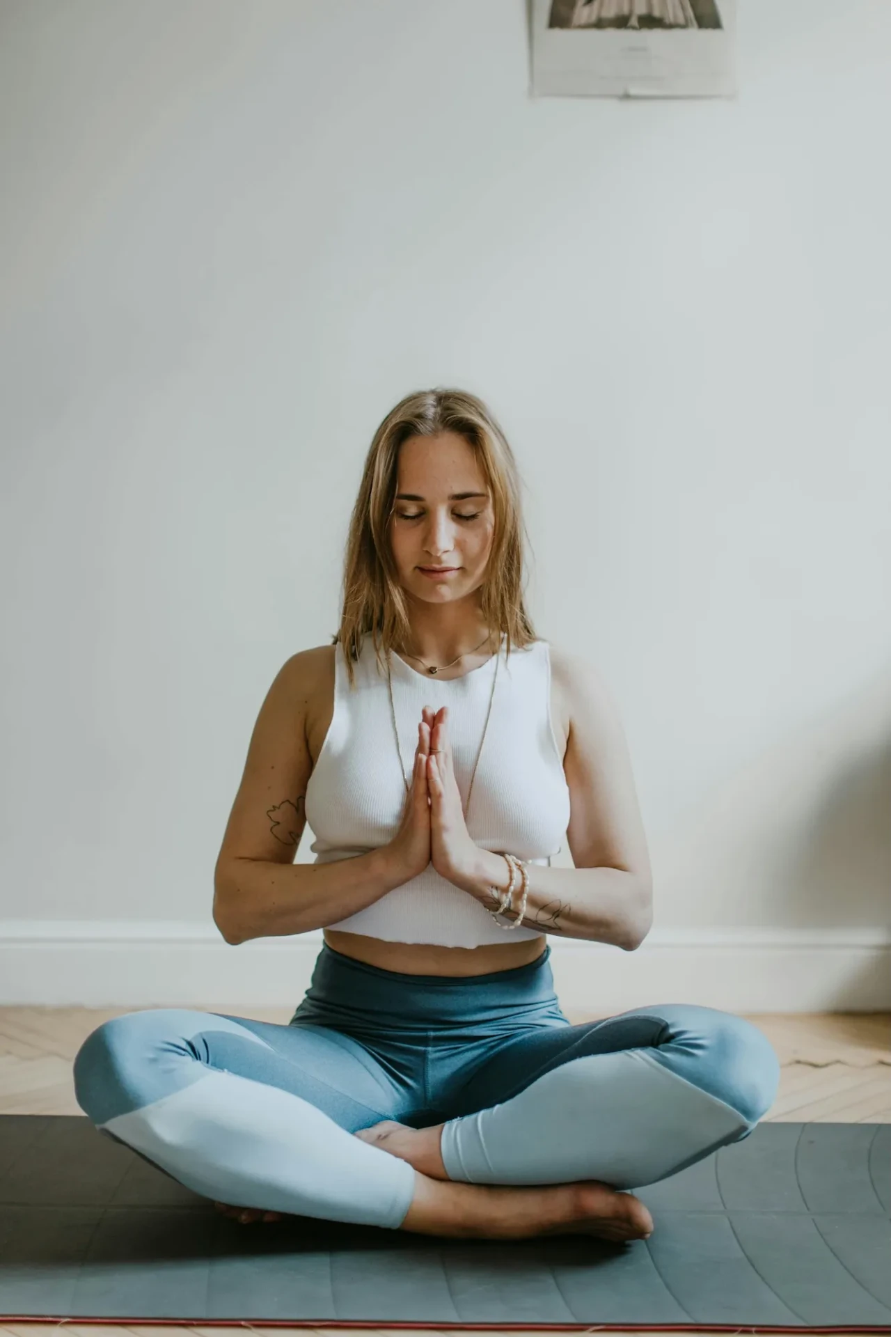 Woman-breathing-with-hands-in-pray-position-People-of-the-Prana